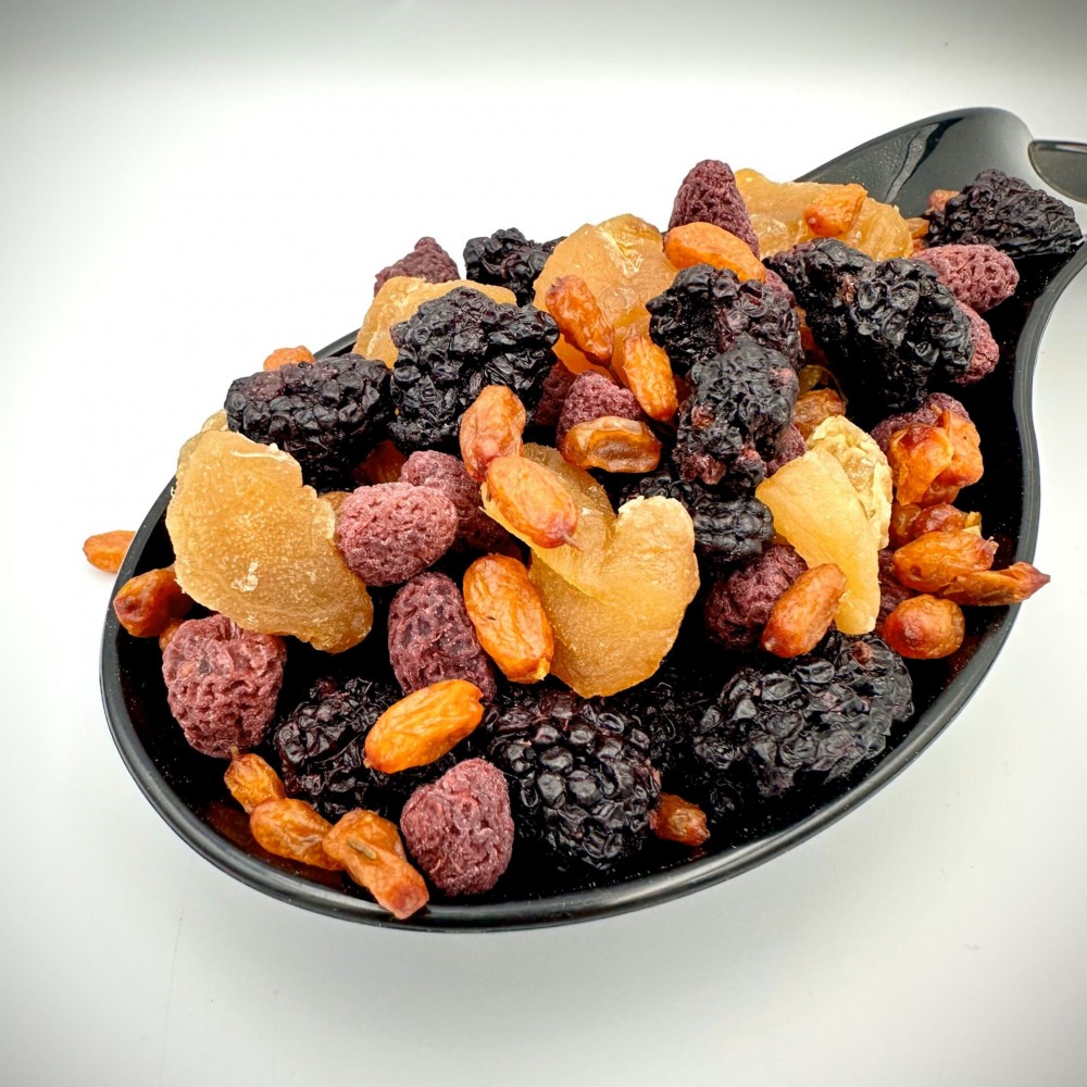 100% Dry Fruit Mix (Natural dry Sea Buckthorn Berries - Blackberries - Raspberries - Crystallized Ginger) High Energy Superfood